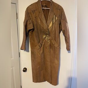 G-Ill Vintage 100% Leather Tan Trench Coat
Ornate Floral Detail